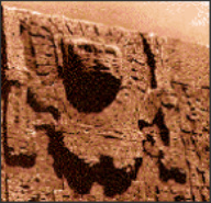 Der Hauptgott der andinischen Weltanschaung,
                      Huiracocha (Wiracocha, wira=Energie (Ketschua),
                      cocha=Wasser, Lagune (Ketschua))