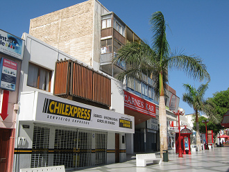 Fussg�ngerzone 21. Mai, Chilexpres und Western
                    Union