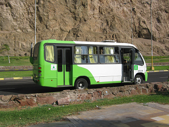 St. Martinsallee, �ffentlicher Bus in Gr�n und
                    Weiss