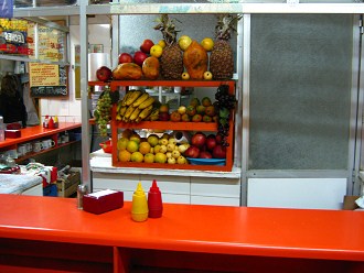 Der Markt von Arica, ein Getr�nkebar mit
                        Papaya