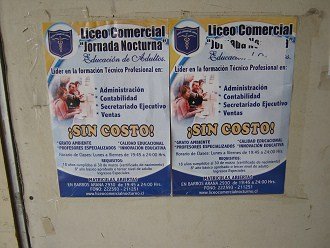 Poster de un "Liceo
                            comercial"