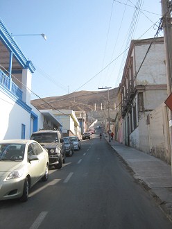 Die Kolumbusstrasse mit Sicht zum
                            Morroberg hinauf