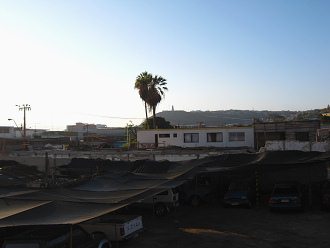 Aussicht vom Balkon des Hotels Yungay mit
                          Arica bei Sonnenaufgang am 3. Mai 2010 (02)