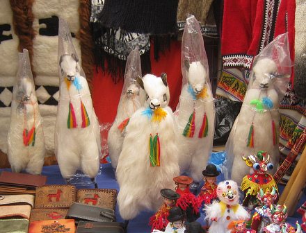 Weisse Lamas als Pl�schtier,
                                  Nahaufnahme