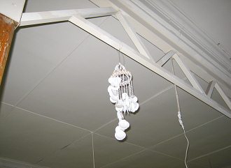 Kunsthandwerk mit Meeresmuscheln,
                                  ein Mobile 01