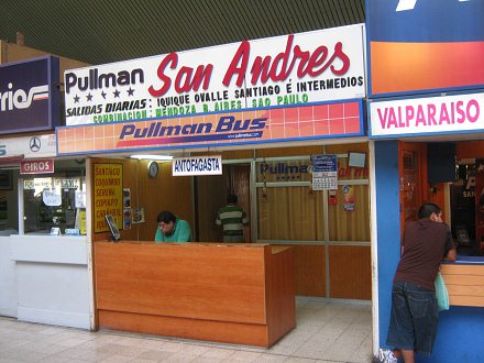 Der Schalter der Busfirma Pullman San
                        Andr�s
