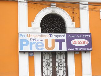 Strasse des 21. Mai, die Tafel der
                          Voruniversit�tsschule PreUt