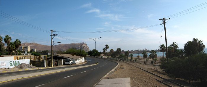 Chile-Allee, Sicht in Richtung S�den
                            auf den Morroberg, Panorama