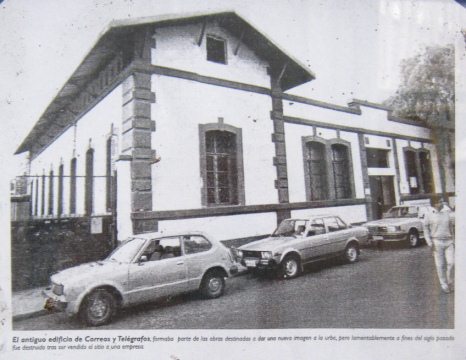 Artikel 18: Das alte Post- und
                            Telegraphengeb�ude gab der Stadt ein neues
                            Gesicht, aber leider wurde es Ende des Jh.
                            an eine Firma verkauft und dann abgerissen