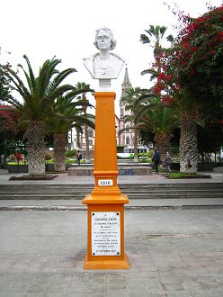 Kolumbusplatz, das Kolumbusdenkmal
                                02