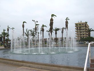 Mackennaplatz, der grosse Springbrunnen