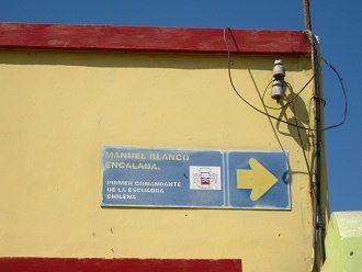 Das Strassenschild der Encalada-Strasse