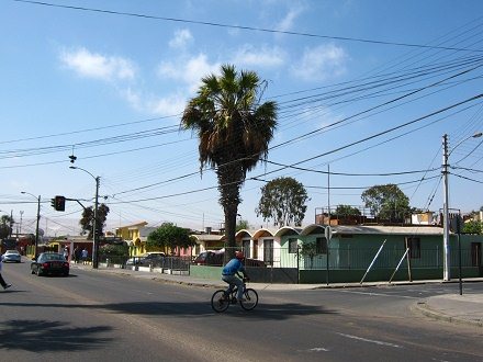 Santa-Mar�a-Allee mit H�uschen mit
                                Bogendach