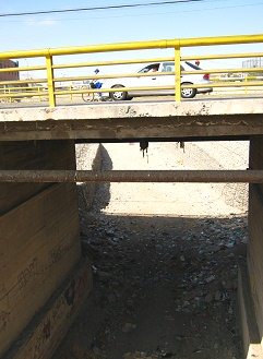Der San-Jos�-Fluiss von Arica, das
                        Flussbett mit M�ll