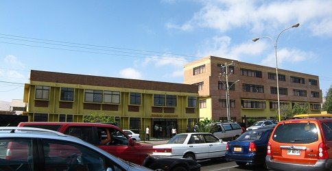 Rocca-Allee, die Schule "Junior
                          College", Panoramafoto