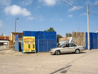 Azola-Allee, das kleine Gesch�ft f�r
                        Metall-Recycling