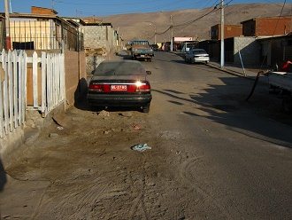Kartoffelberg (Cerro Chu�o), H�user im
                        toten Sand