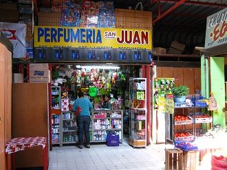 Der Markt
                                  "Kartoffelberg" (mercado
                                  Chu�o) 04, eine Parfum-Handlung