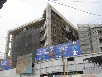 18.-September-Allee, ein Spital
                                    im Bau