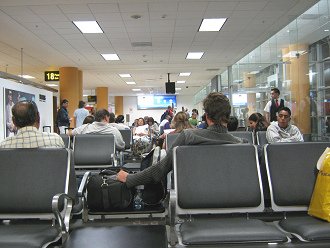 El aeropuerto de Lima, sector de espera