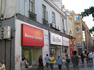 Br�ckenpassage (paseo Puente), Bank
                                Condell, Fassade
