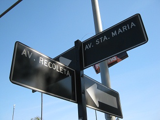 Strassenschilder Recoleta-Allee und
                        Heilige-Maria-Allee