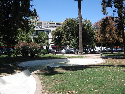 Brasilienplatz, Springbrunnen ohne
Zugang Brasilienplatz, Springbrunnen ohne Zugang