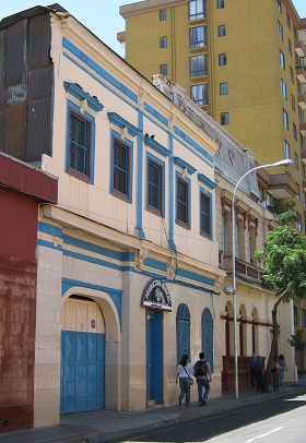 Kathedralenallee (avenida Catedral),
                        Musikproduktionsfirma, Nahaufnahme