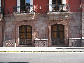 Das Tourismusb�ro von Santiago de Chile,
                          der Eingang ohne Schild