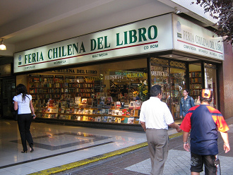 Waisenkinderstrasse
                (calle Hu�rfanos), Buchhandlung "Feria Chilena del
                Libro"