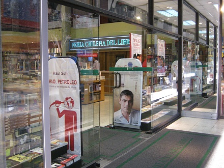 Waisenkinderstrasse (calle
                                  Hu�rfanos), Buchhandlung "Feria
                                  Chilena del Libro", Eingang