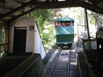 Die
Standseilbahn fährt 01 Die Standseilbahn fährt 01