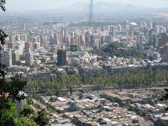 Aussicht auf
Santiago von der fahrenden Standseilbahn aus
01 Aussicht auf Santiago von der fahrenden
Standseilbahn aus 01