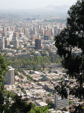 Aussicht auf
Santiago von der fahrenden Standseilbahn aus
02 Aussicht auf Santiago von der fahrenden
Standseilbahn aus 02