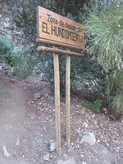 Zona de descanso "El
                          Hundimiento", placa