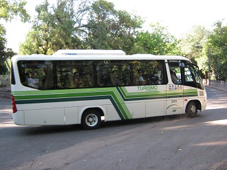 Un bus bajando