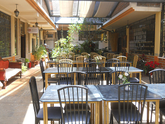 Der Innenhof des Ureinwohnermuseums von Cuenca
                  mit der Cafeteria