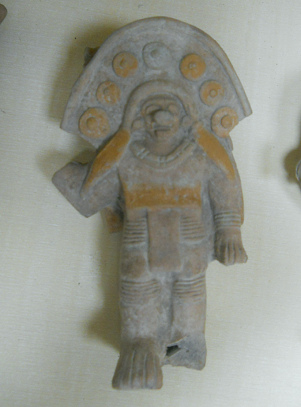 Figur�n de astronauta de la cultura Jama Coaque
                  03