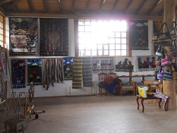 Sala con tejidos