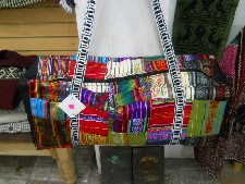 Vielfarbige Reisetasche, Nahaufnahme
