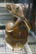 Culture Mante�o Huancavilca (Ecuador), an
                          extraterrestrial god with a mouse head