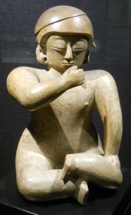 Chorrera
                  culture (Ecuador), extraterrestrial astronaut god 04
                  cross-legged 01
