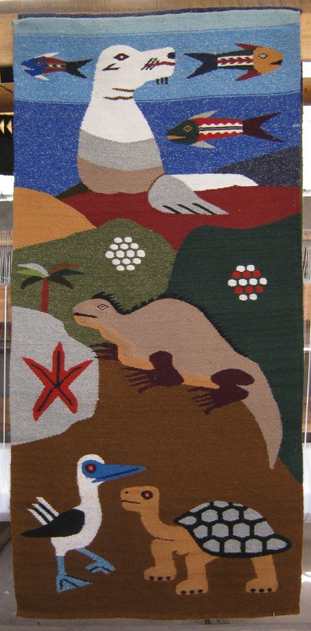 Wandteppich mit Motiven der
                              Galapagos-Inseln: Fische, Seel�we, Leguan,
                              Palme, Seestern, M�we und Schildkr�te 02,
                              Grossaufnahme