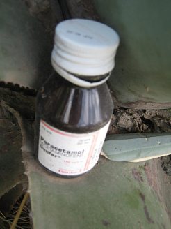 Medizinfl�schchen f�r Paracetamol
                                  in der Cabuya