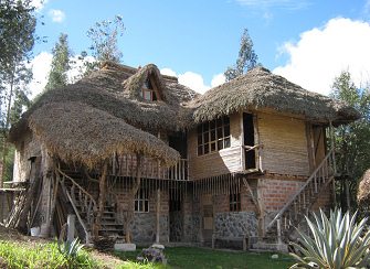 Das G�stehaus "Inkahaus" ("inca
                  huasi") in Salasaca-Huasalata