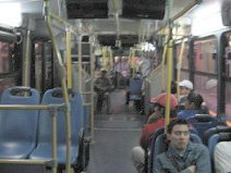 Abreise von Guayaquil am fr�hen Morgen
                          mit einem Metrobus der Metrov�a