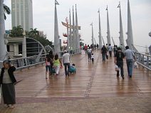 Die Uferpromenade von Guayaquil
                          "Promenade 2000" ("Malec�n
                          2000")
