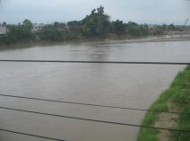 Panamericana in
                        S�d-Ecuador zwischen Huaquillas und Guayaquil,
                        Fluss�berquerung (01)
