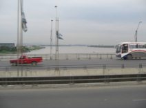 Puente sobre el R�o Daule (01), vista
                            al R�o Daule