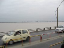 Puente sobre el R�o Babahoyo (03),
                          panorama de la orilla (01)